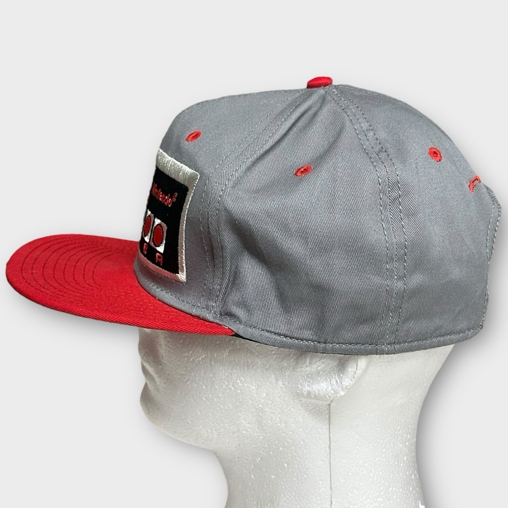 Nintendo NES Video Game Controller Hat Cap Snap‎ Back Gray Red Flat Bill MINT - Picture 2 of 8